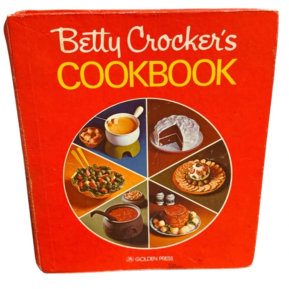 Vintage Betty Crocker's Cookbook twenty sixth printing 1976 5 ring binder book